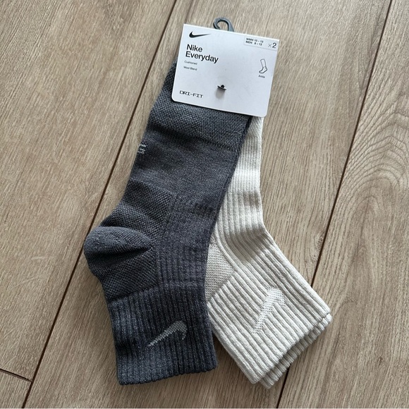 Nike Everyday Wool Cushioned Ankle Socks - 2 Pair - Picture 1 of 2
